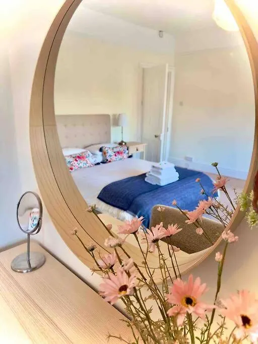 Spacious & Bright 3 Bed Harrogate Apartment